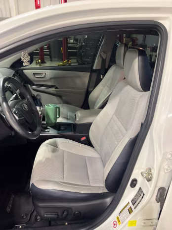 2017 Blizzard Pearl Toyota Camry SE FWD Sedan