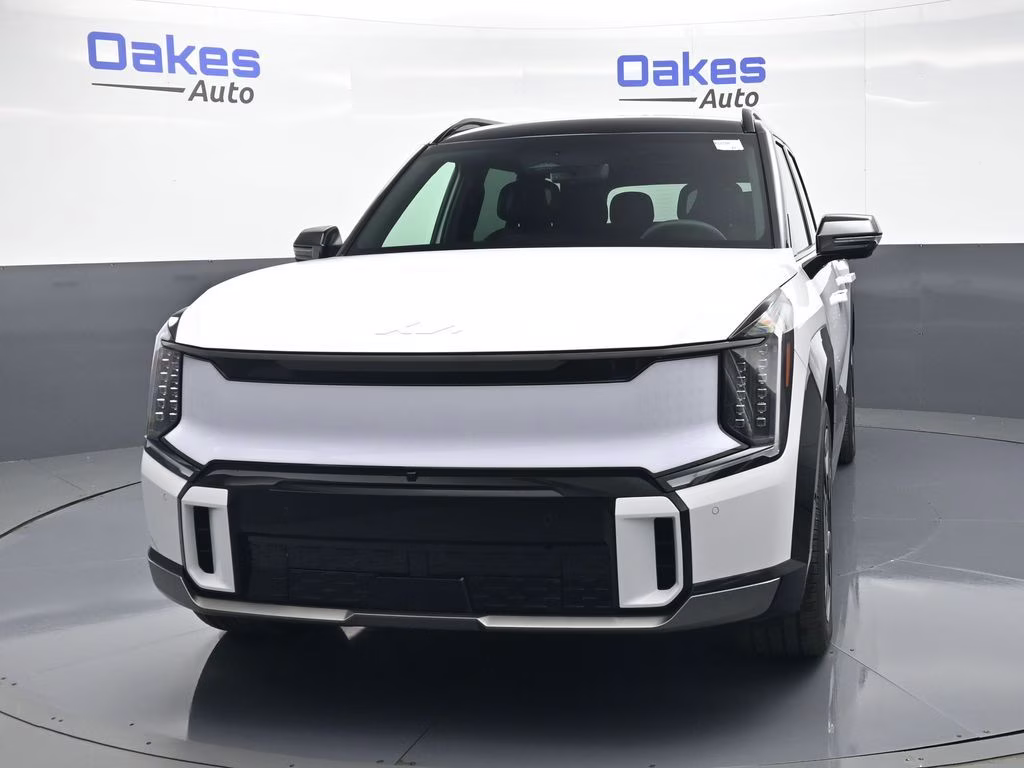 2026 Glacial White Pearl/Ebony Black Roof Kia EV9 GT-Line AWD SUV