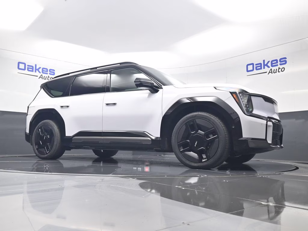2026 Glacial White Pearl/Ebony Black Roof Kia EV9 GT-Line AWD SUV