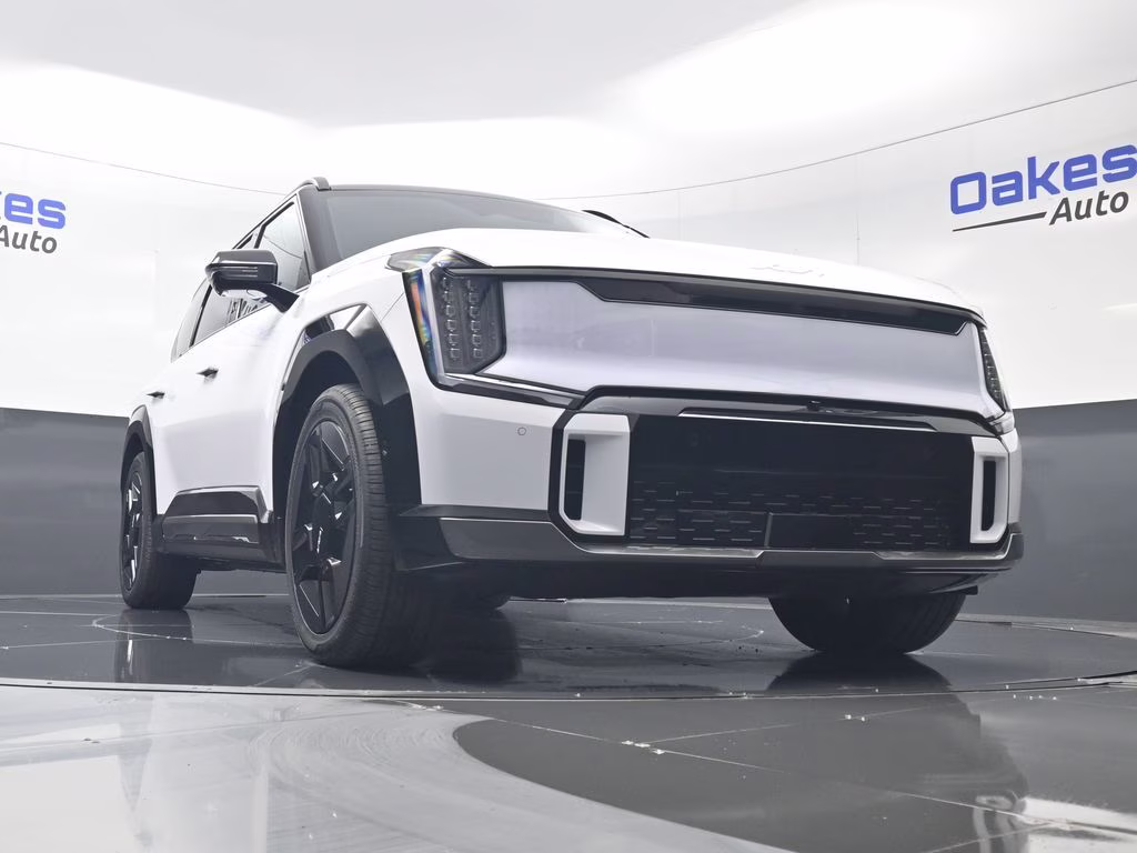 2026 Glacial White Pearl/Ebony Black Roof Kia EV9 GT-Line AWD SUV