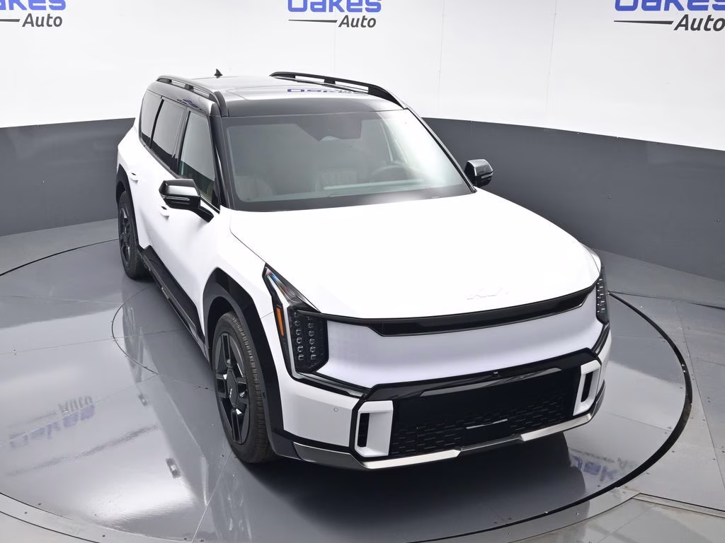 2026 Glacial White Pearl/Ebony Black Roof Kia EV9 GT-Line AWD SUV