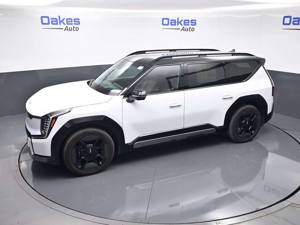2026 Glacial White Pearl/Ebony Black Roof Kia EV9 GT-Line AWD SUV
