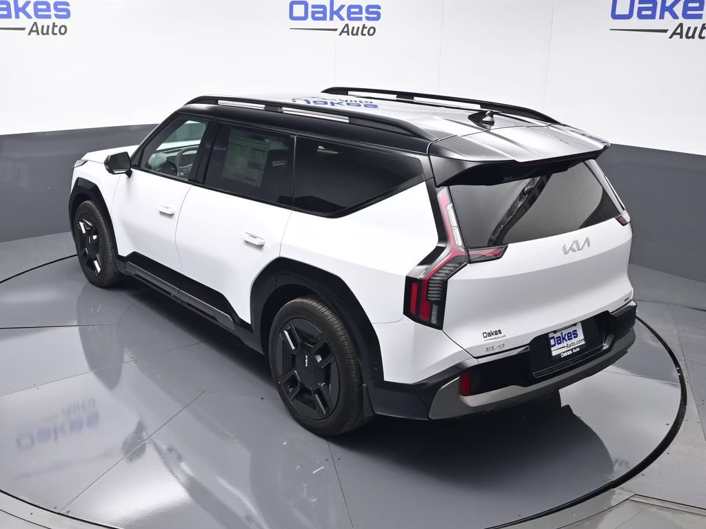 2026 Glacial White Pearl/Ebony Black Roof Kia EV9 GT-Line AWD SUV