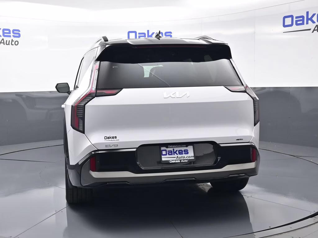 2026 Glacial White Pearl/Ebony Black Roof Kia EV9 GT-Line AWD SUV