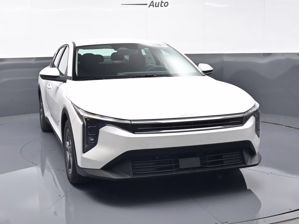 2026 Snow White Pearl Kia K4 LXS FWD Sedan