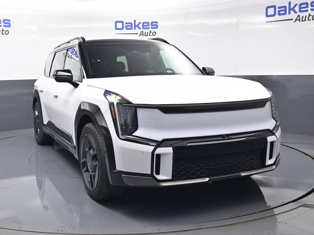2026 Glacial White Pearl/Ebony Black Roof Kia EV9 GT-Line AWD SUV