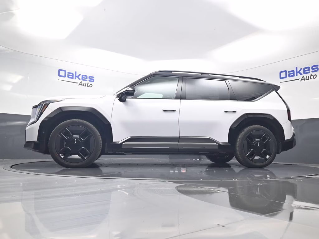 2026 Glacial White Pearl/Ebony Black Roof Kia EV9 GT-Line AWD SUV