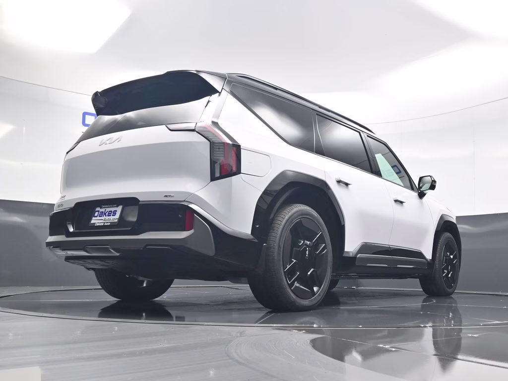 2026 Glacial White Pearl/Ebony Black Roof Kia EV9 GT-Line AWD SUV