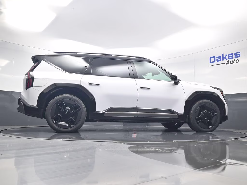 2026 Glacial White Pearl/Ebony Black Roof Kia EV9 GT-Line AWD SUV