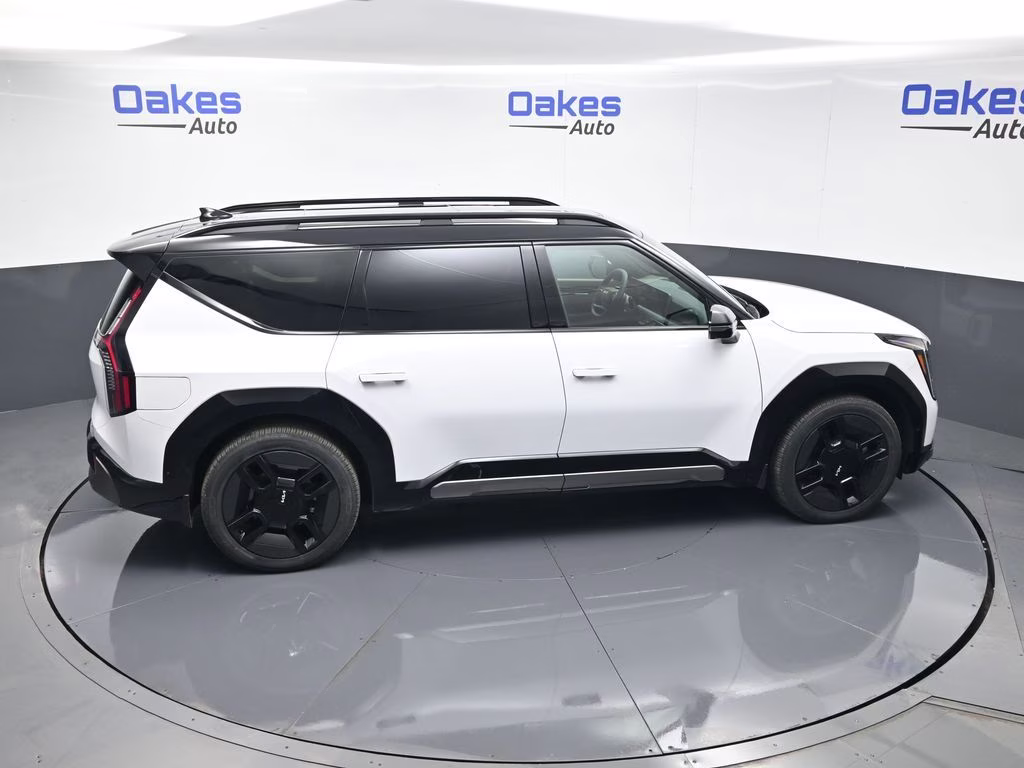 2026 Glacial White Pearl/Ebony Black Roof Kia EV9 GT-Line AWD SUV