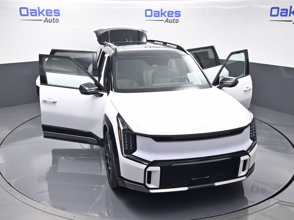 2026 Glacial White Pearl/Ebony Black Roof Kia EV9 GT-Line AWD SUV