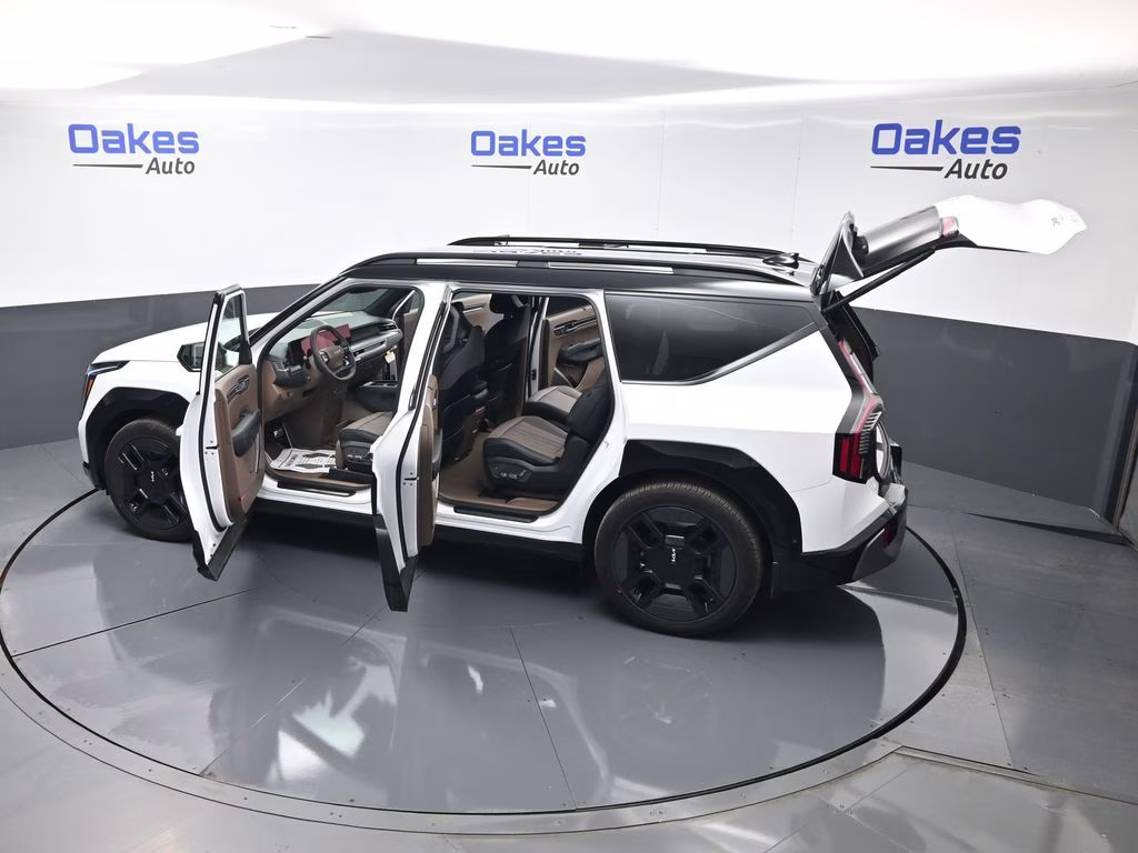 2026 Glacial White Pearl/Ebony Black Roof Kia EV9 GT-Line AWD SUV