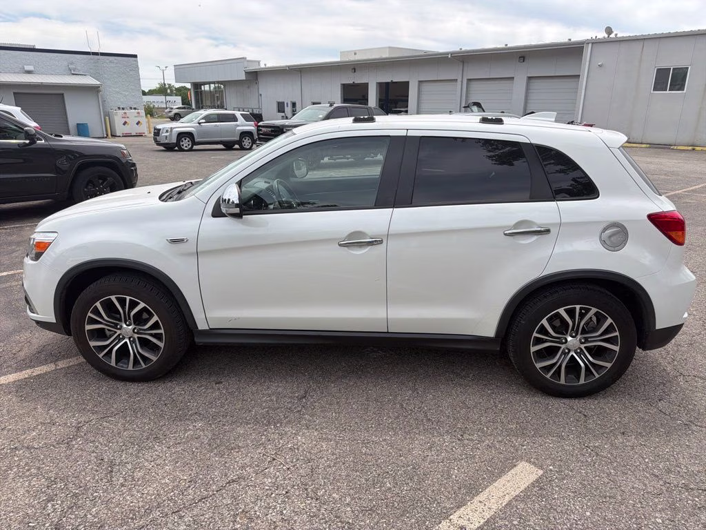 2019 Mitsubishi Outlander Sport 2.0 SE 2WD CVT's photo