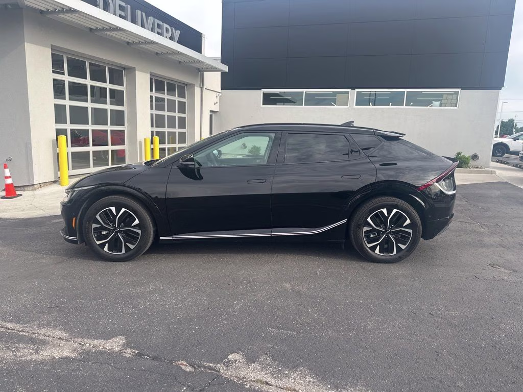2024 Kia EV6 Wind AWD's photo