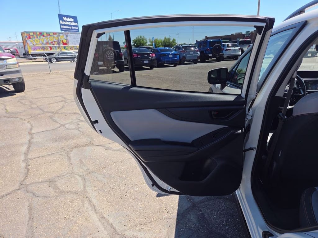 2020 Crystal White Pearl Subaru Crosstrek Premium AWD SUV