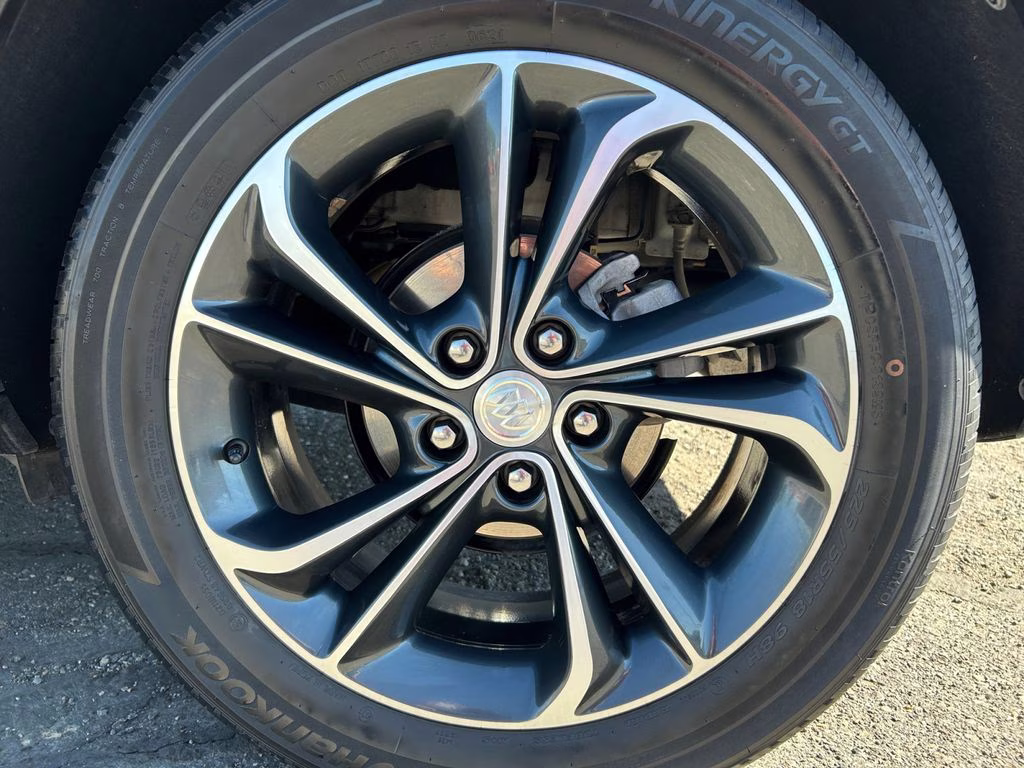 2021 White Frost Tricoat Buick Encore GX Select FWD SUV