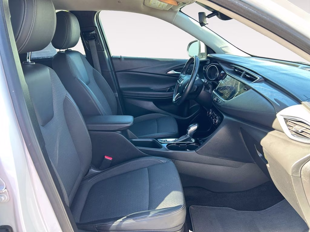 2021 White Frost Tricoat Buick Encore GX Select FWD SUV