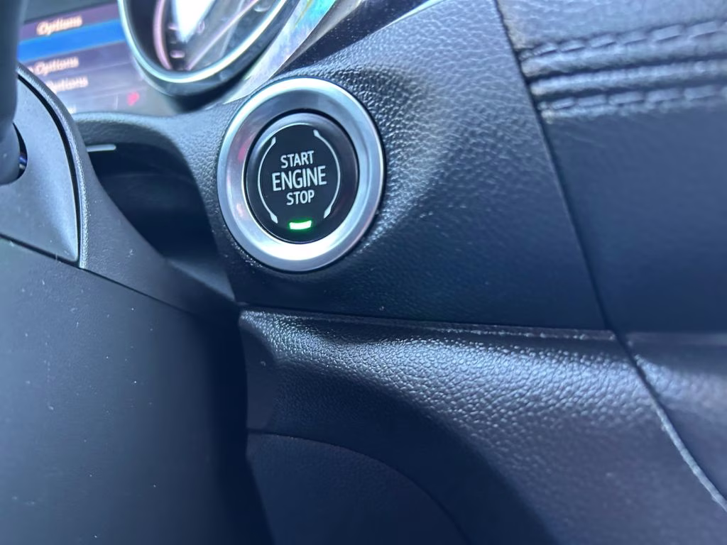 2021 White Frost Tricoat Buick Encore GX Select FWD SUV