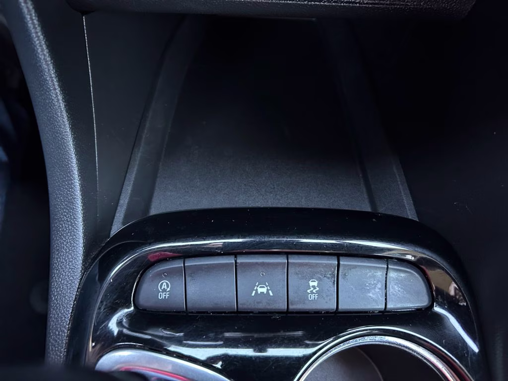 2021 White Frost Tricoat Buick Encore GX Select FWD SUV