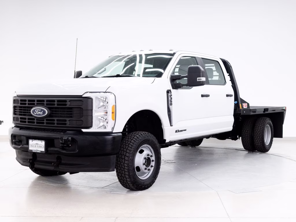 2023 Oxford White Ford Super Duty F-350 DRW XL 4X4 Chassis