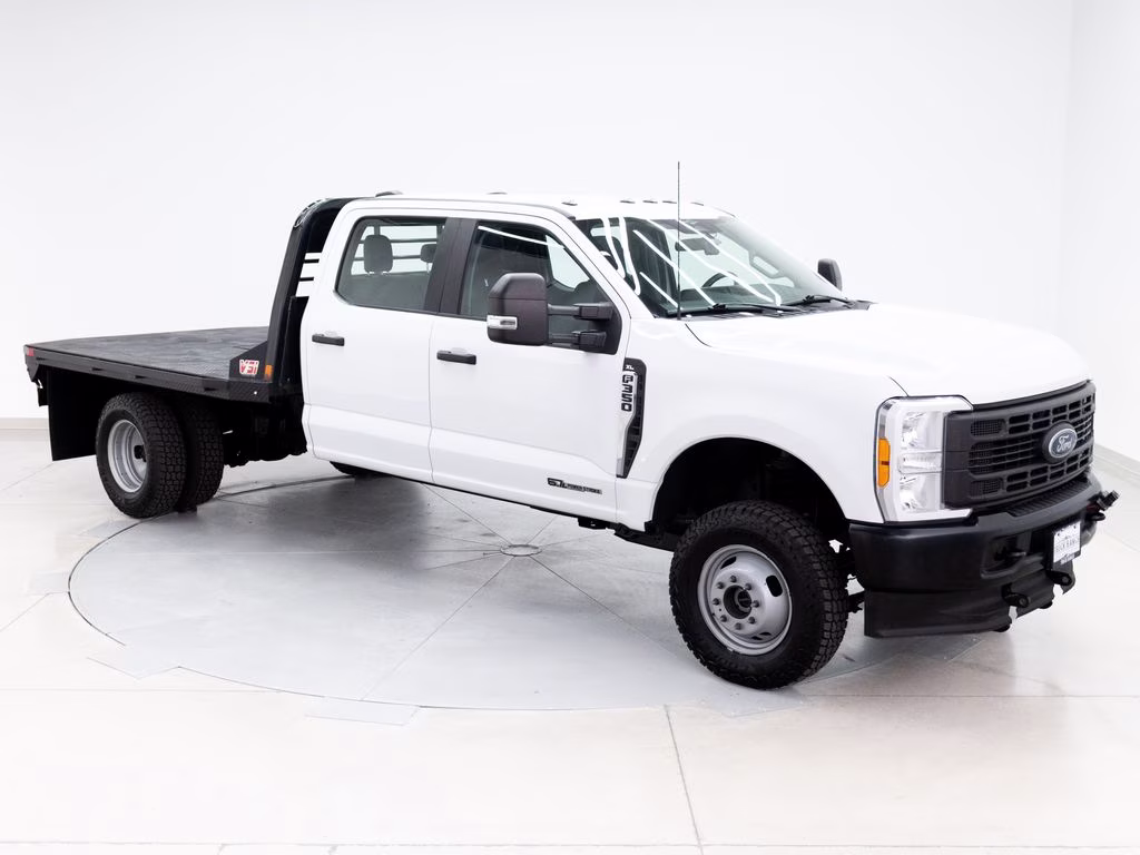 2023 Oxford White Ford Super Duty F-350 DRW XL 4X4 Chassis