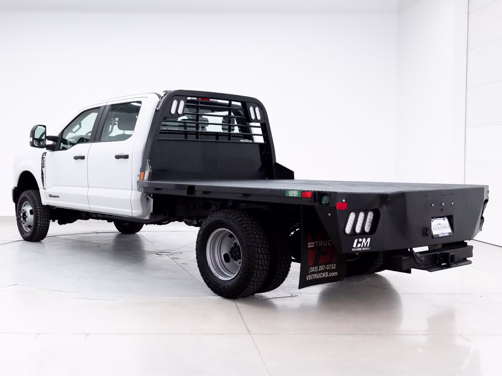 2023 Oxford White Ford Super Duty F-350 DRW XL 4X4 Chassis