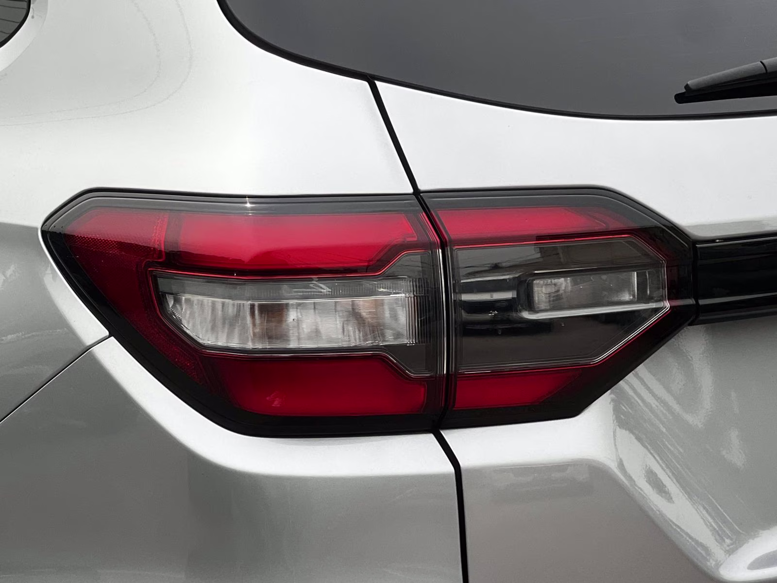 2023 Lunar Silver Metallic Honda Pilot Elite AWD AWD SUV