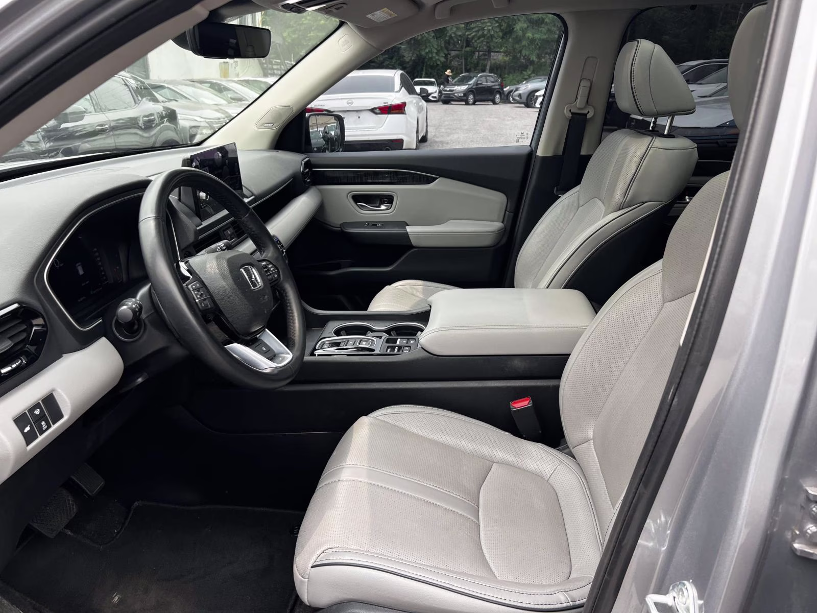 2023 Lunar Silver Metallic Honda Pilot Elite AWD AWD SUV