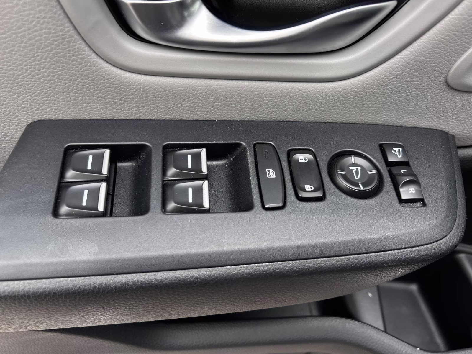2023 Lunar Silver Metallic Honda Pilot Elite AWD AWD SUV