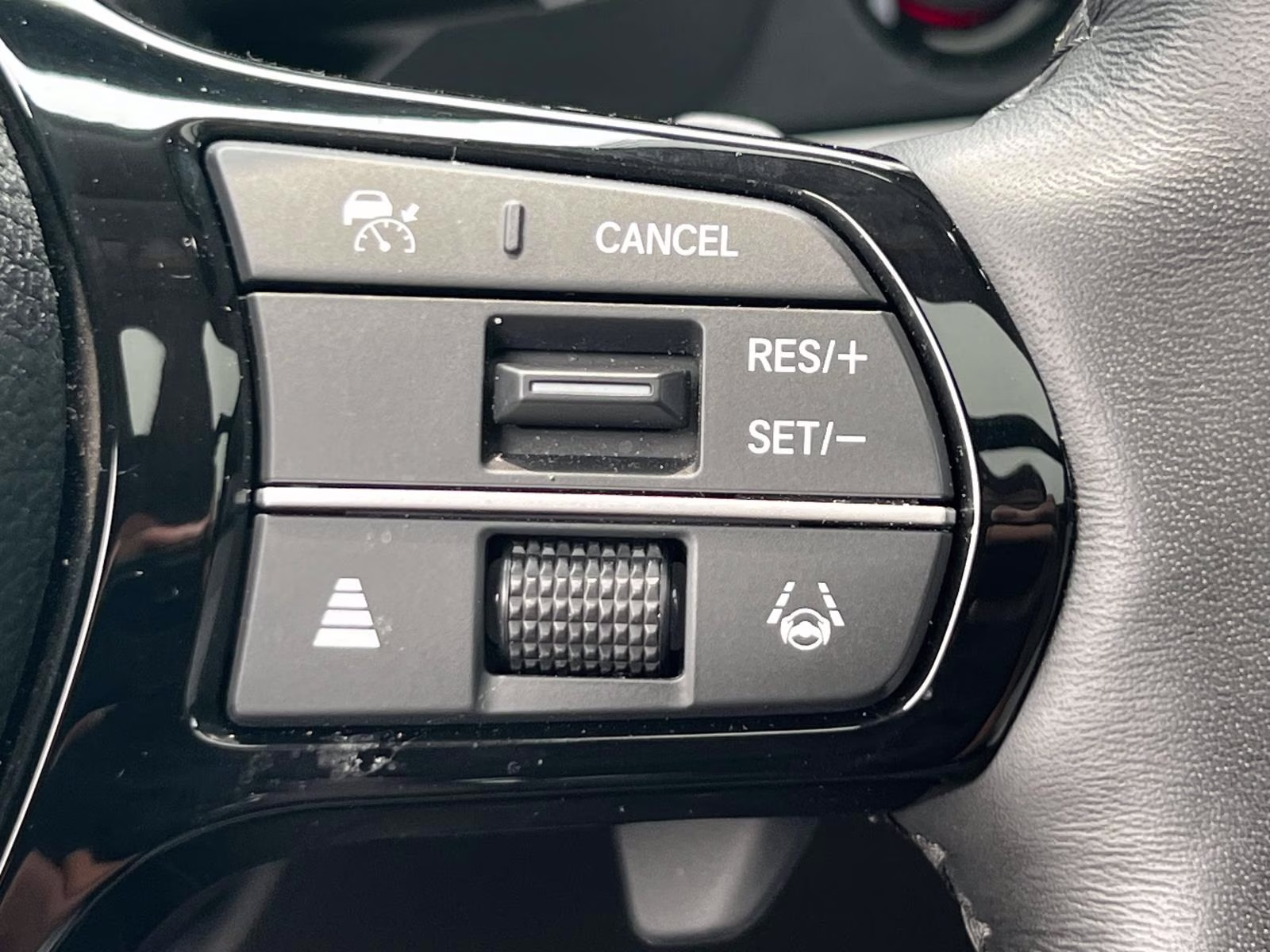 2023 Lunar Silver Metallic Honda Pilot Elite AWD AWD SUV