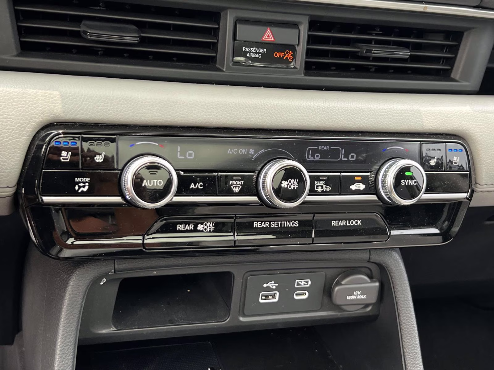 2023 Lunar Silver Metallic Honda Pilot Elite AWD AWD SUV