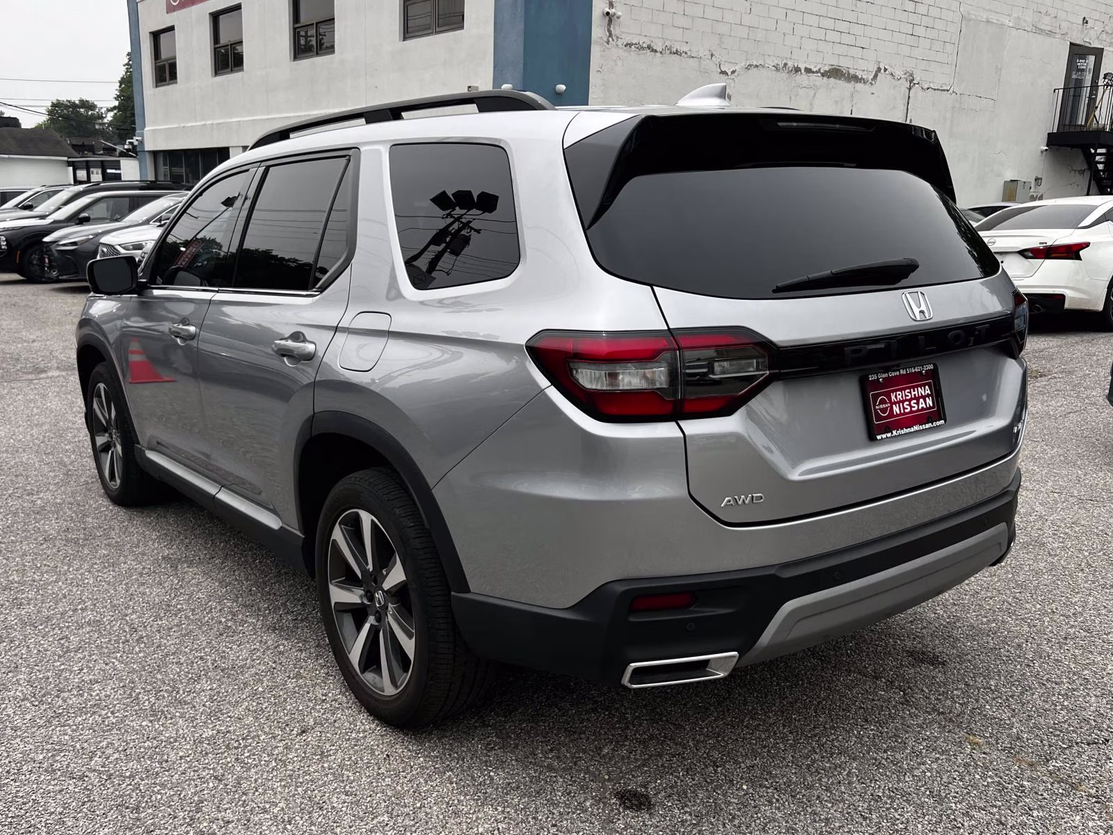 2023 Lunar Silver Metallic Honda Pilot Elite AWD AWD SUV