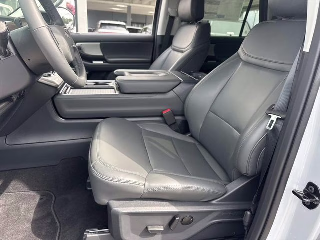 2026 Silver Metallic Ford Expedition Active RWD SUV