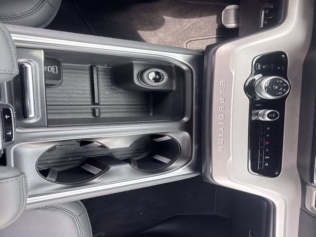 2026 Silver Metallic Ford Expedition Active RWD SUV