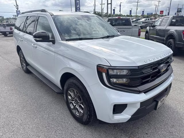 2026 Silver Metallic Ford Expedition Active RWD SUV