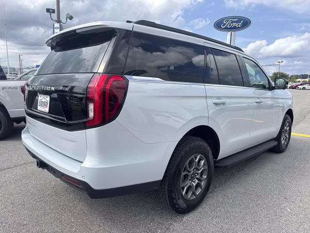 2026 Silver Metallic Ford Expedition Active RWD SUV