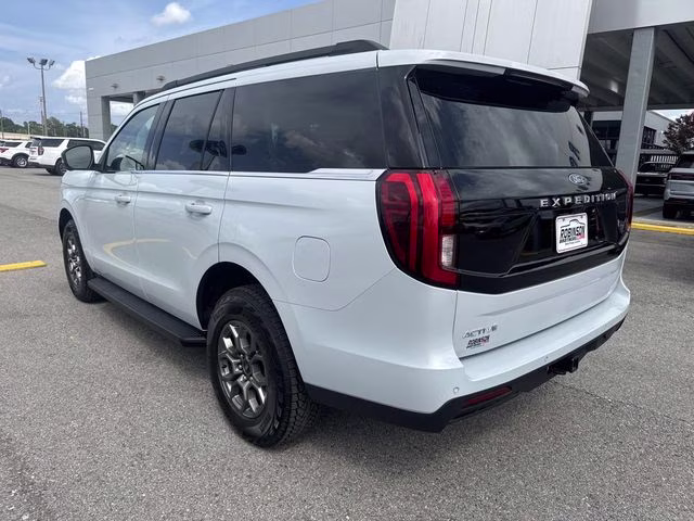 2026 Silver Metallic Ford Expedition Active RWD SUV