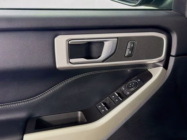 2021 Agate Black Metallic Ford Explorer XLT RWD SUV