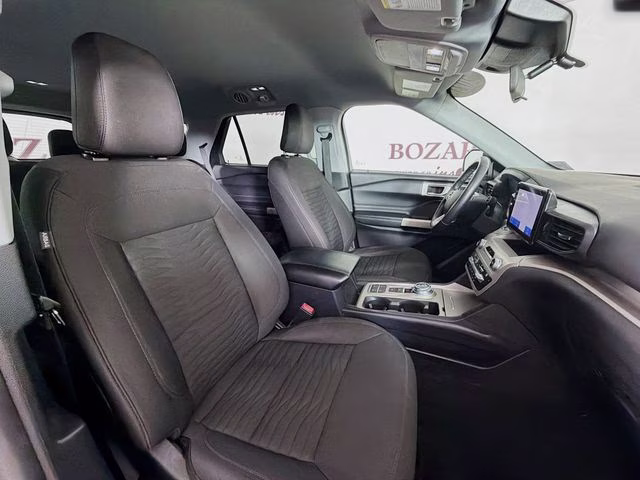 2021 Agate Black Metallic Ford Explorer XLT RWD SUV