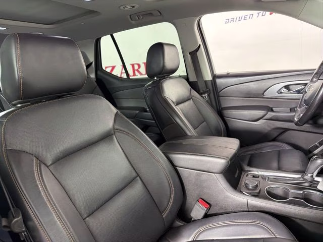 2019 Mosaic Black Metallic Chevrolet Traverse Premier FWD SUV