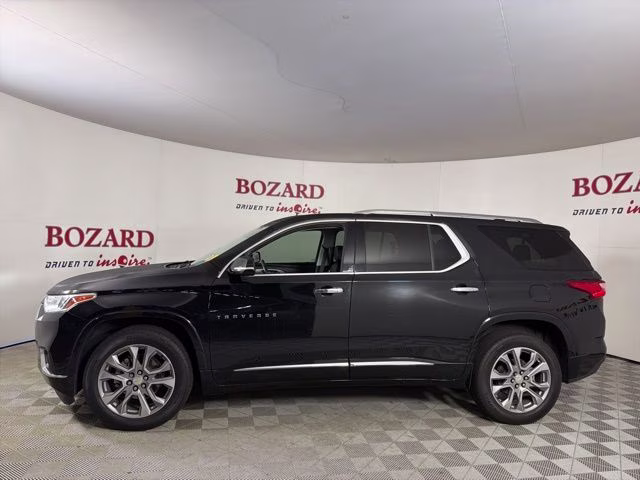 2019 Mosaic Black Metallic Chevrolet Traverse Premier FWD SUV