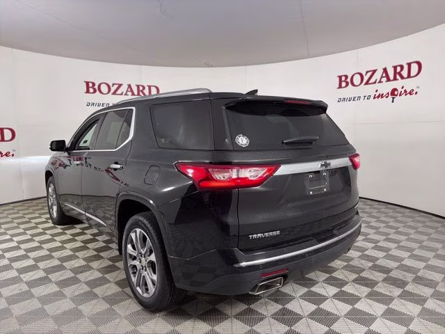 2019 Mosaic Black Metallic Chevrolet Traverse Premier FWD SUV