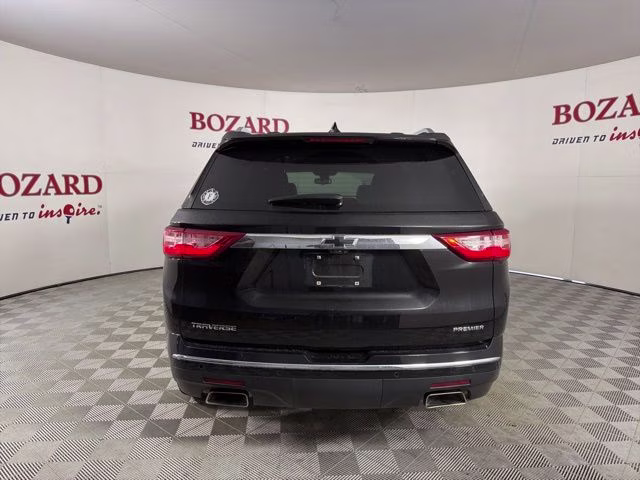 2019 Mosaic Black Metallic Chevrolet Traverse Premier FWD SUV