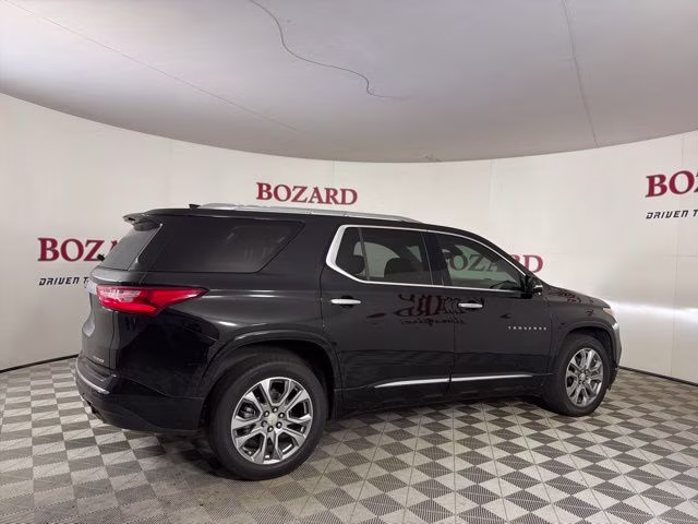 2019 Mosaic Black Metallic Chevrolet Traverse Premier FWD SUV