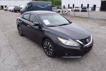 2018 Blue Nissan Altima 2.5 SL FWD Sedan