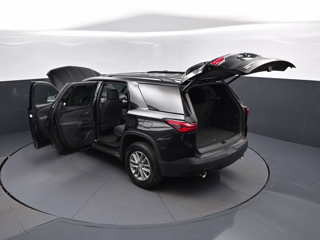 2024 Black Metallic Chevrolet Traverse Limited LT Cloth FWD SUV