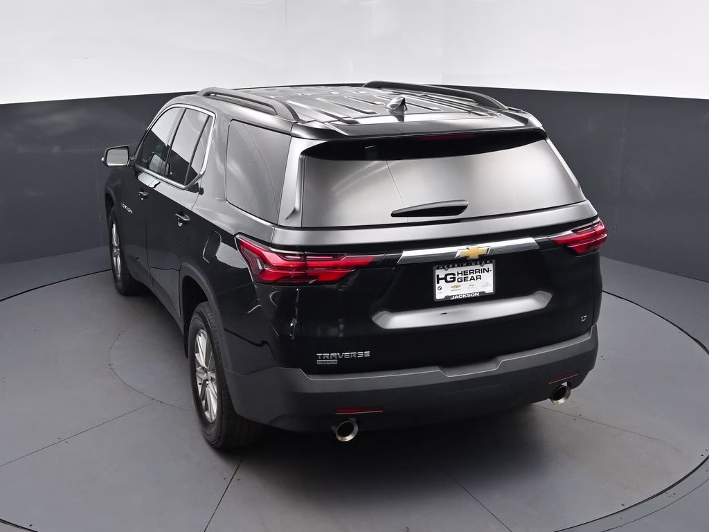 2024 Black Metallic Chevrolet Traverse Limited LT Cloth FWD SUV