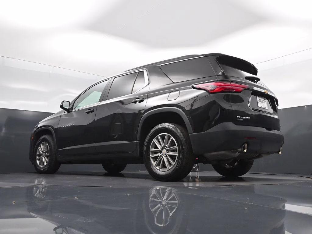 2024 Black Metallic Chevrolet Traverse Limited LT Cloth FWD SUV