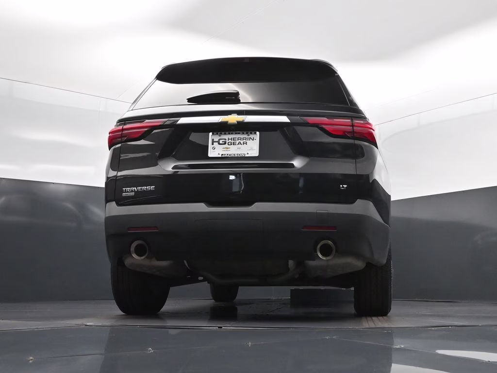 2024 Black Metallic Chevrolet Traverse Limited LT Cloth FWD SUV