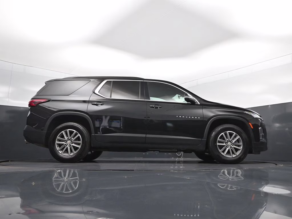 2024 Black Metallic Chevrolet Traverse Limited LT Cloth FWD SUV